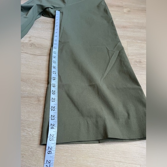 Chico’s So Slimming Brigitte Cropped Green Wide-Leg Pants SZ 10 - Picture 6 of 7